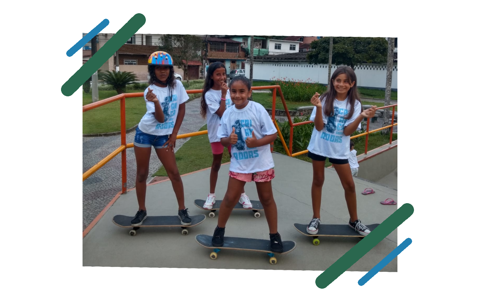 crianças com skates